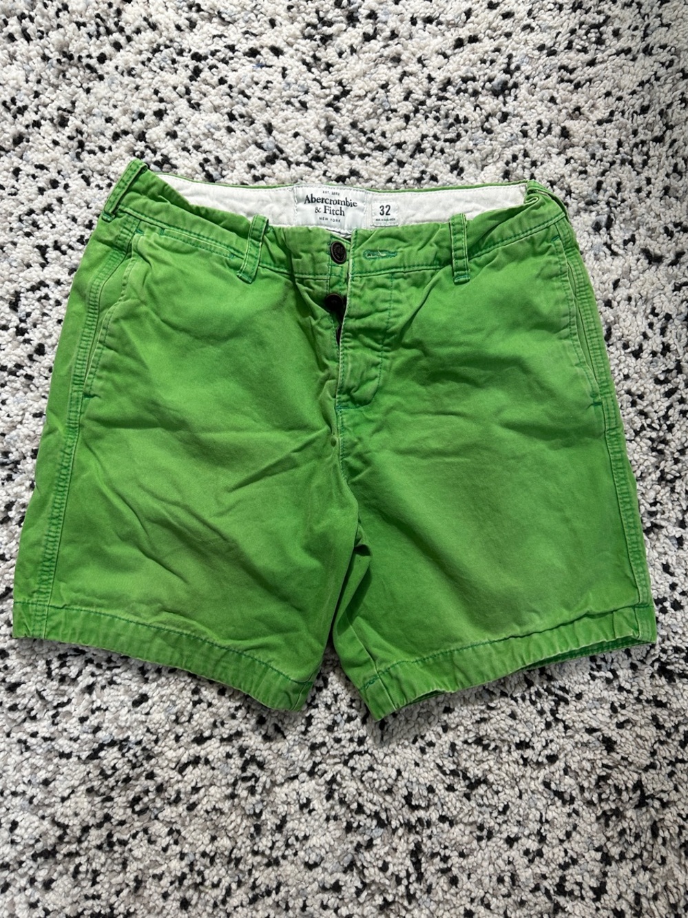 Abercrombie & Fitch Bright Green Cotton Flat-Front Shorts size‎ 32